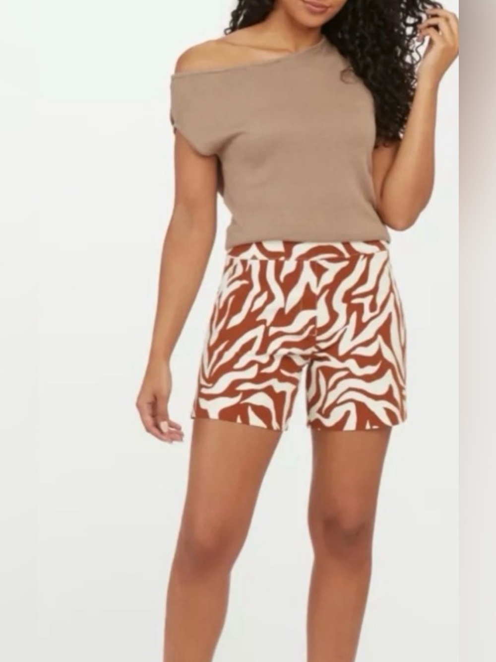 SPANX On-the-Go Pull On Shorts Animal Print Large Like New
